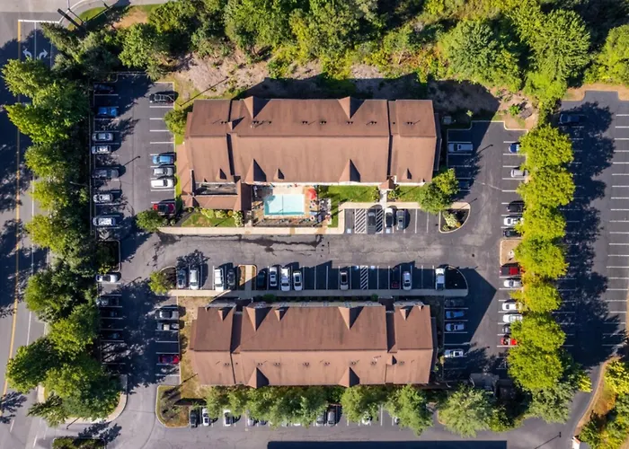 Residences At Tewksbury