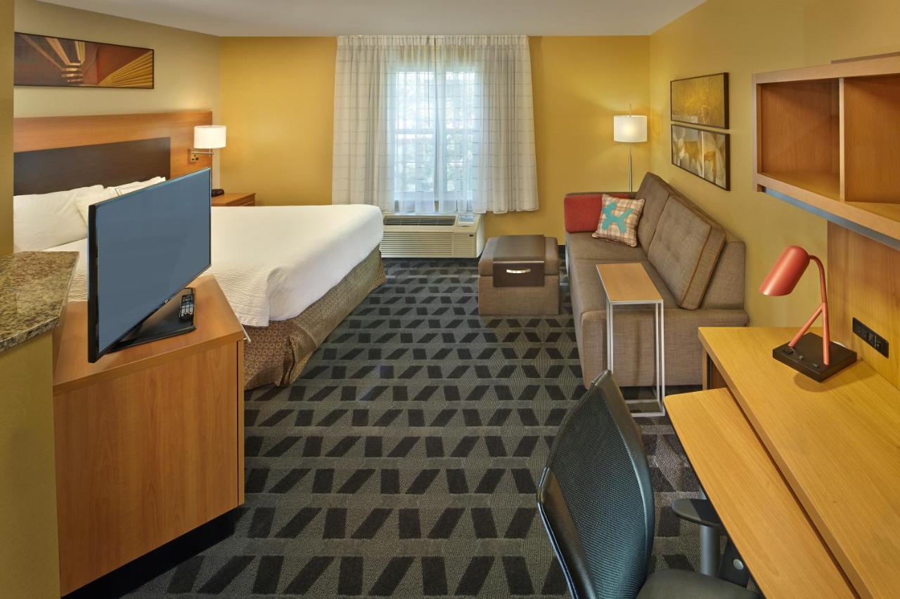 Residences At 3*
