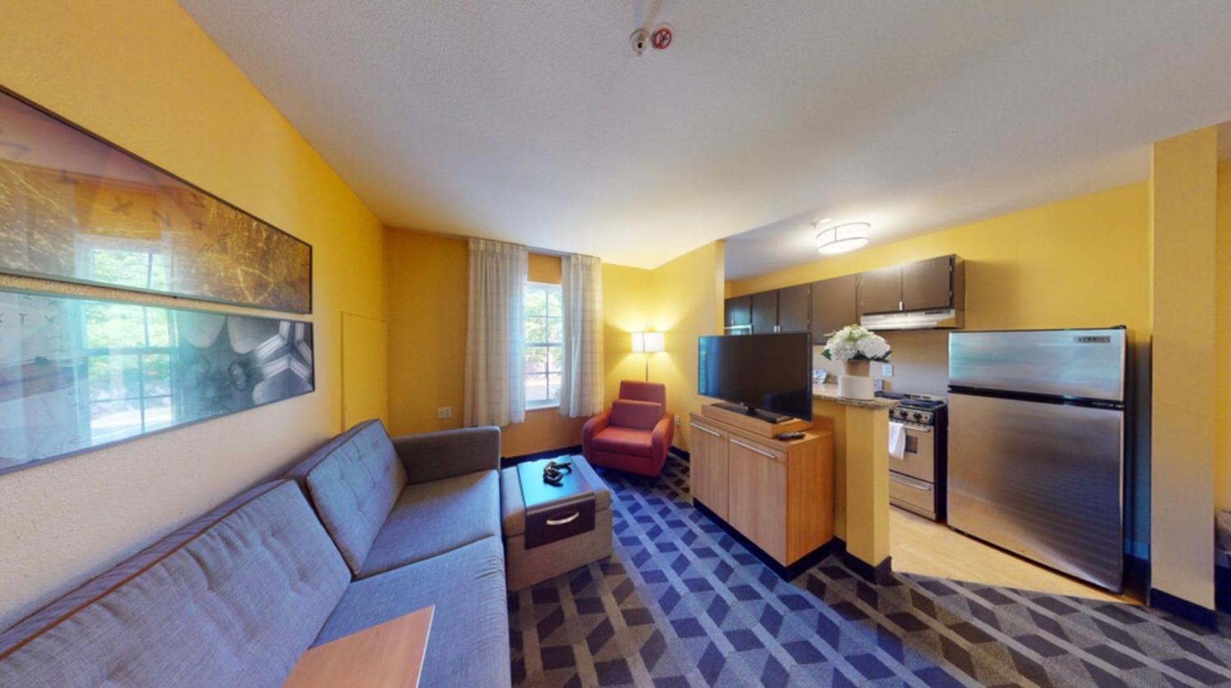 Hotel Residences At Tewksbury